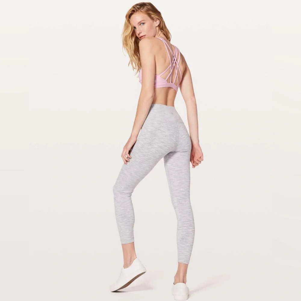 LULULEMON Free To Be Serene Bra - Pearl Pink - W2AJ8S - Sz 4 - Picture 3 of 7